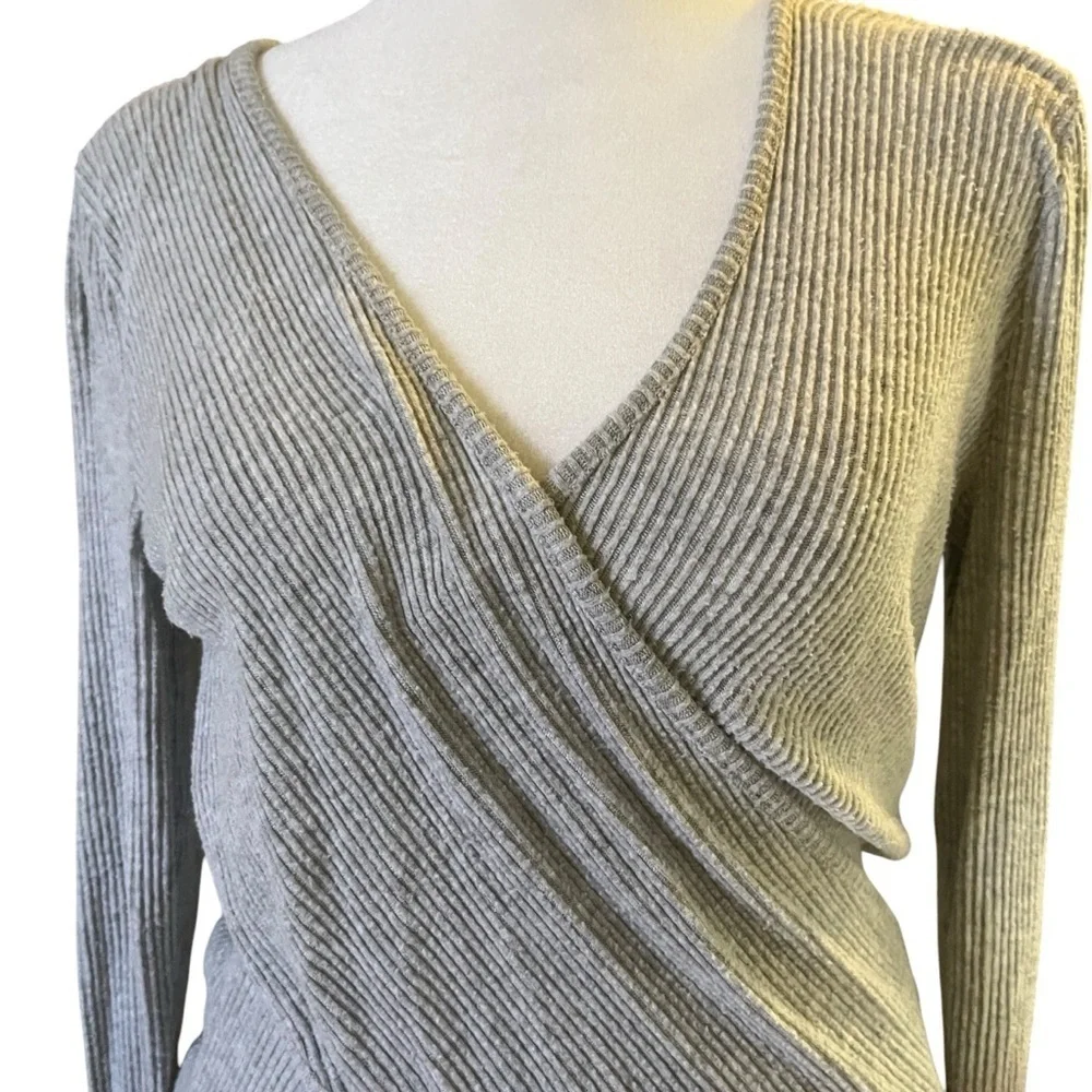 White House Black Market Women's Gray Ribbed Wrap Top XS Yoga Comfort